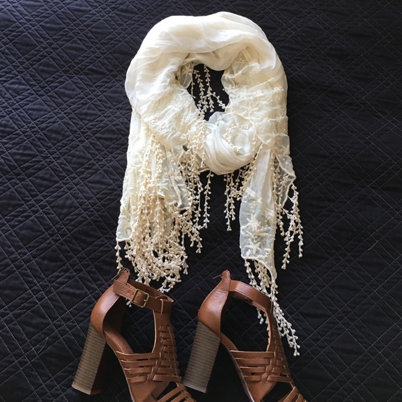 Delicate pearl lace scarf