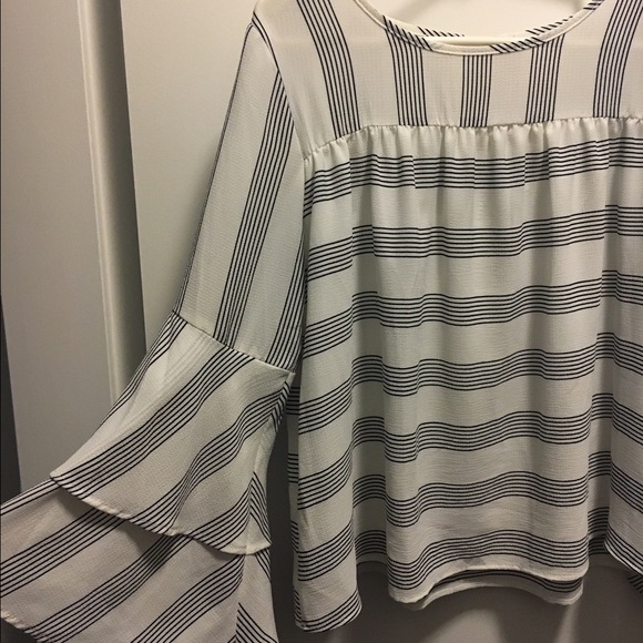 Bell Sleeve Long sleeve shirt