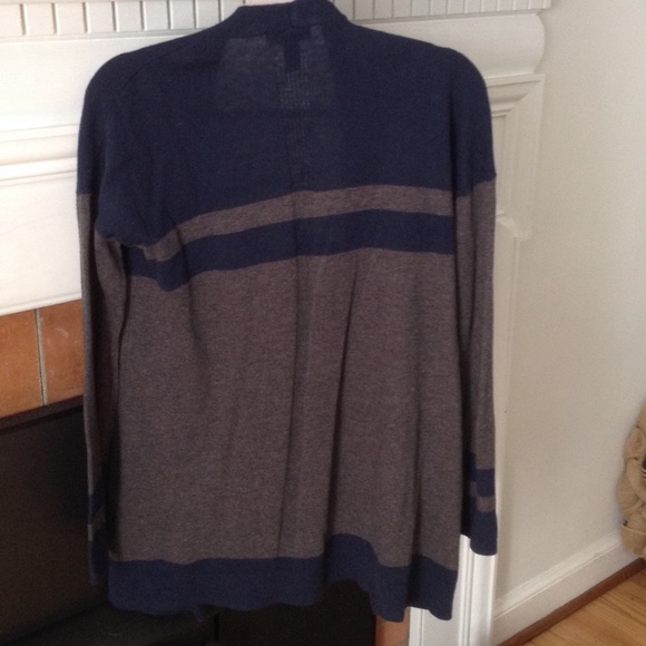 Gap cardigan. - Picture 2 of 4