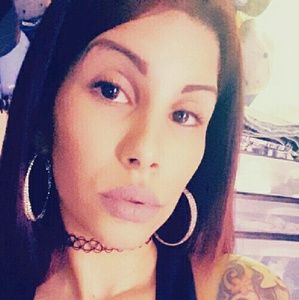 Meet your Posher, Yesenia