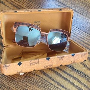 Brand new Women's Mcm 'Visetos'
