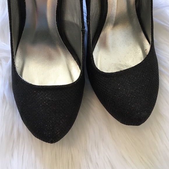 Sparkly black round toe heels - Picture 2 of 3