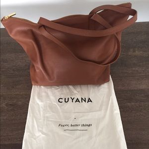 Cuyana Classic Leather Zipper Tote