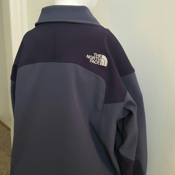 Men's North Face Coat like new condition. - Picture 3 of 4