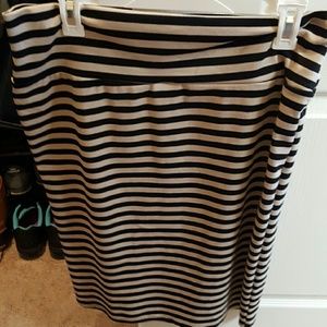 LulaRoe Cassie skirt