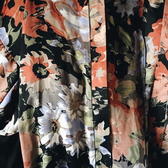 See You Monday Floral Kimono - Picture 2 of 3