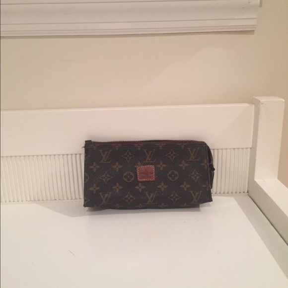 Make-up case