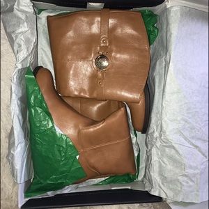 NWT Tommy Hilfiger tan boots