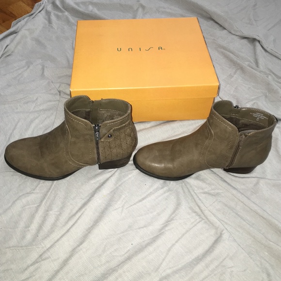 Unisa Unpatsie Taupe Leather Bootie -Size 8