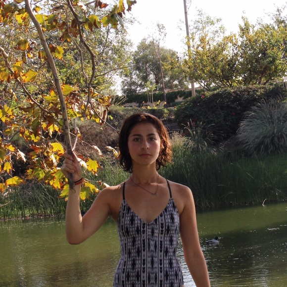 Meet your Posher, Sophia - Picture 2 of 4