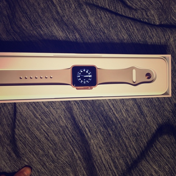 Apple Watch 38mm rose gold.
