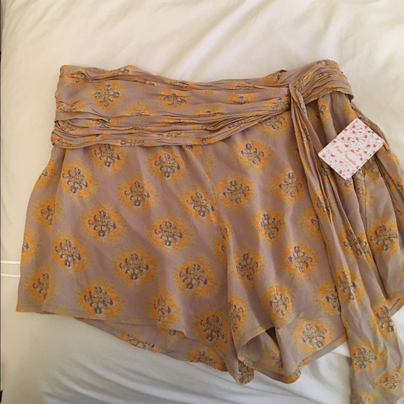 NWT Free People side tie shorts size 8
