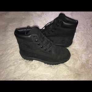 Black timberland boots