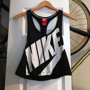 Nike Cropped Logo Tank