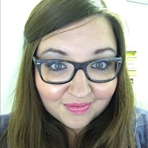 Meet your Posher, Kari