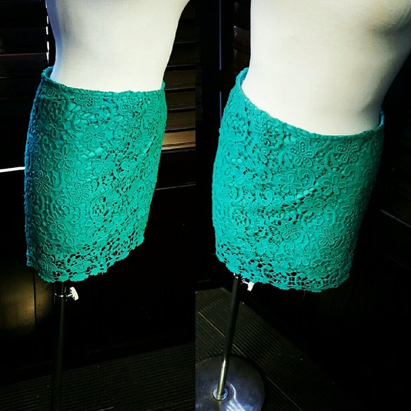 Super cute boutique  turqouise skirt