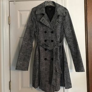 Lightweight overcoat.