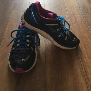Brooks Transcend running shoes