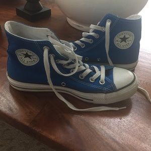 Blue high top converse