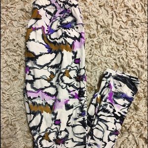 Agnes and Dora leggings