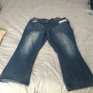 Embroidered pocket Jeans