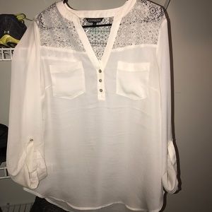 ⭐️ 2/$20 White Express Blouse