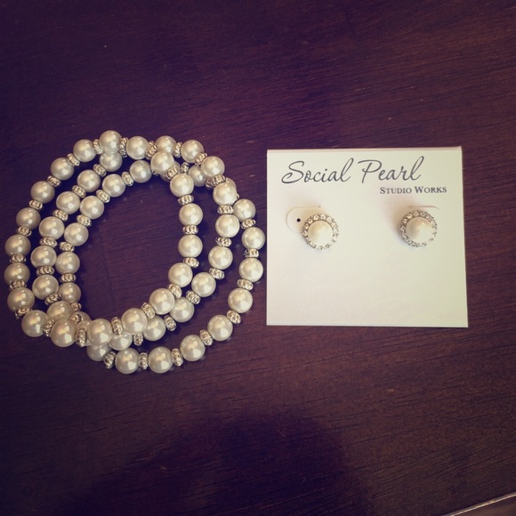 Pearl and rhinestone jewelry