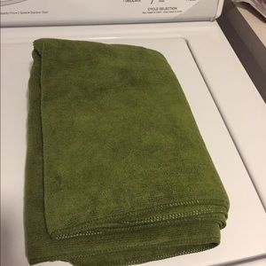 Banyan & Bo green yoga mat towel LIKE NEW
