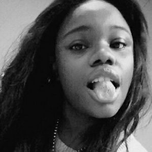 Meet your Posher, Aisha