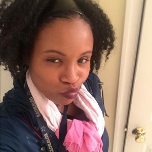 Meet your Posher, Valerie