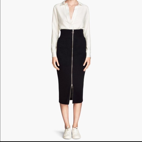 Black H&M Zipped Ribbed Skirt NWT