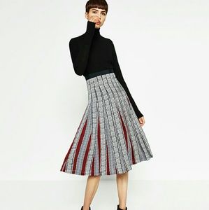 Pleated Houndstooth Plaid Midi Skirt Zara