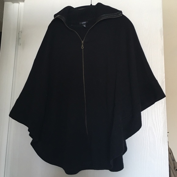 Last weekend available! Alfani poncho