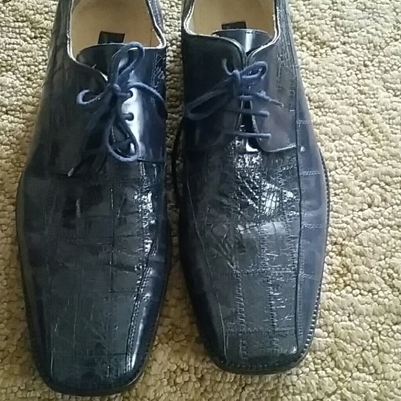 Mens shoes