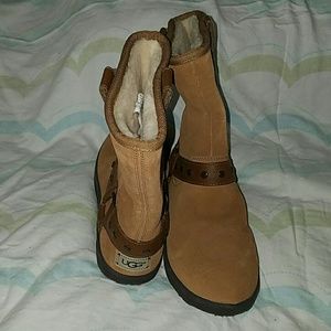 Girls UGG boots size 3 AUTHENTIC