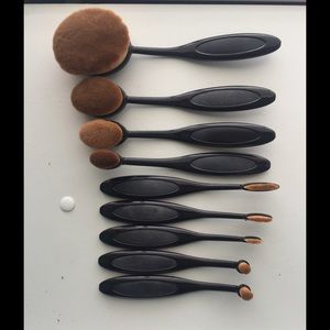 Artis Style Oval, Linear and Round  Makeup Brushes