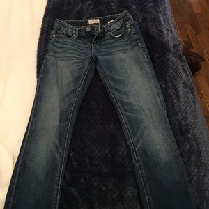 Stressed denim stretched jeans