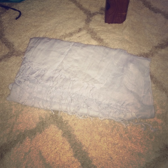🔴 3 for $10 sale! Large baby blue scarf