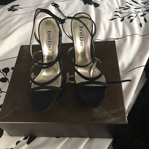 Bebe pumps