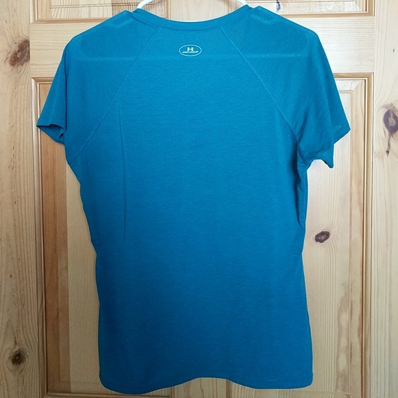 Under Armour top - Picture 2 of 4