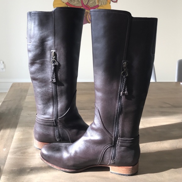 Excellent condition Ugg boots.