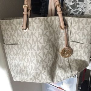 MK tote