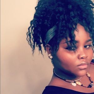 Meet your Posher, Idamai