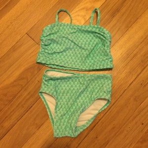 Adorable 2-piece swimsuit