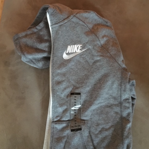 Boys Nike Sweatsuit - Picture 4 of 4