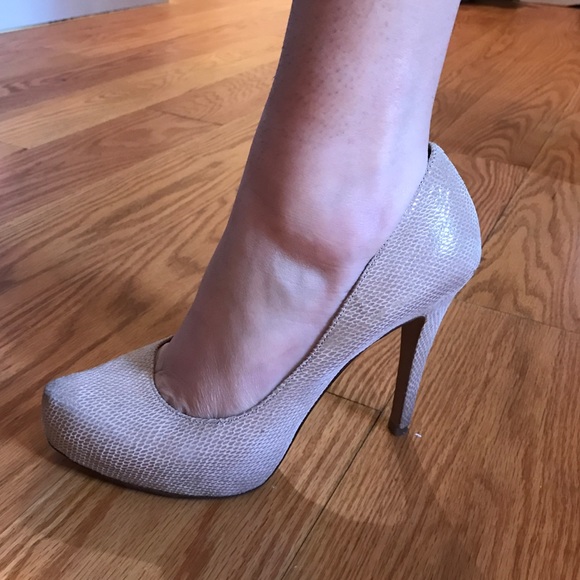 NEW BCBG snakeskin heels