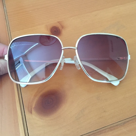 Jessica Simpson sunglasses