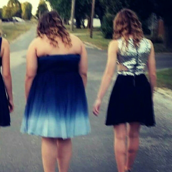 Dress - Picture 3 of 4