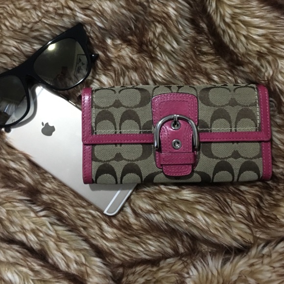 Coach signature button wallet with pink leather
