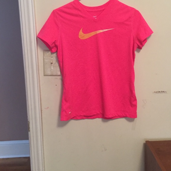 Nike dri-fit top